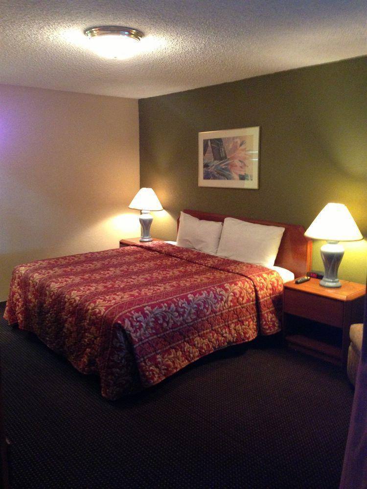 North Villa Inn Spring Bagian luar foto
