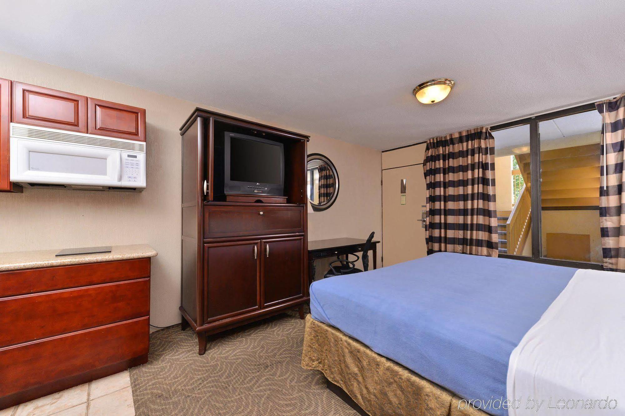 North Villa Inn Spring Bagian luar foto