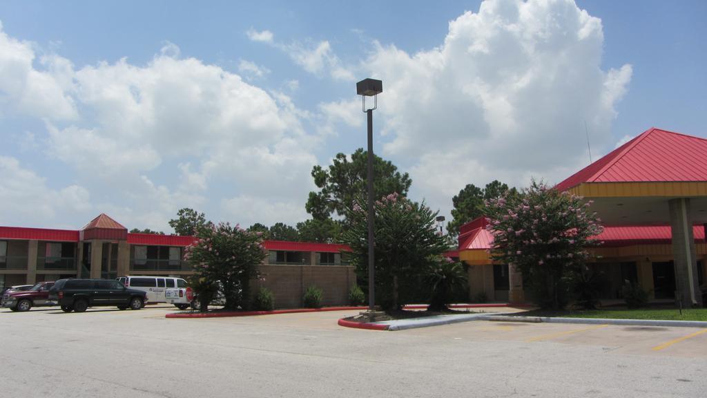 North Villa Inn Spring Bagian luar foto